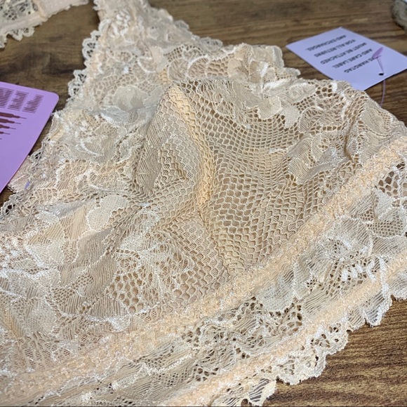 NWT Savage X Fenty Bralette - Light Creme - Picture 8 of 8